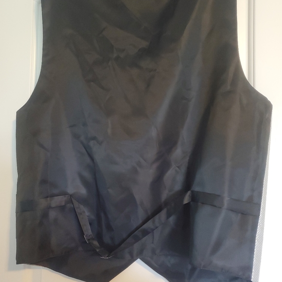 NWT Grey Matter Concepts vest w bowtie - Picture 6 of 6